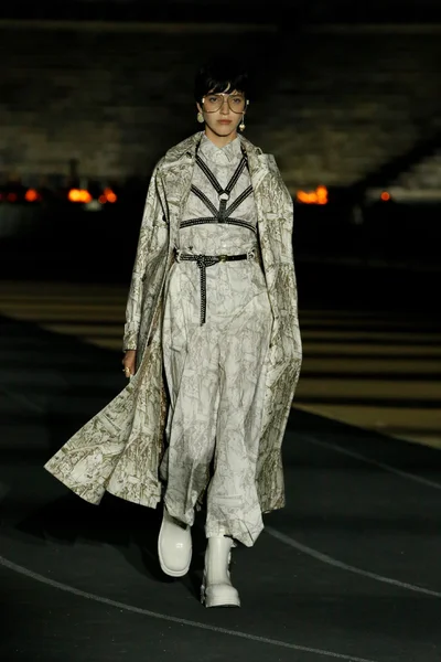 Look 17